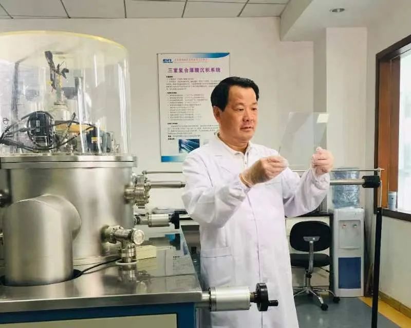 代表委员履职记丨彭寿代表：向“绿”而行，推动中国玻璃领跑世界