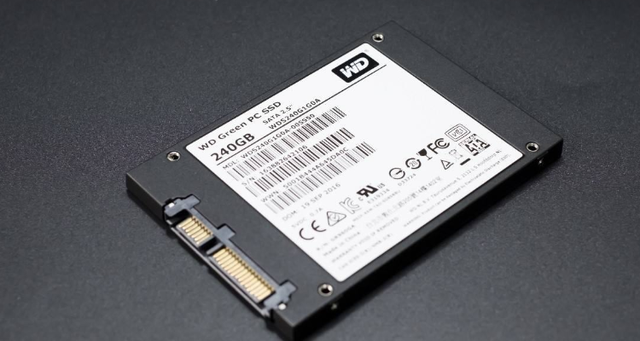 SSD容量翻倍价格骨折，新颗粒要让硬盘成消耗品