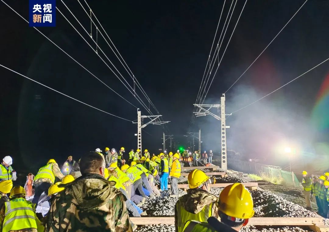 复兴号开进青藏铁路进入倒计时