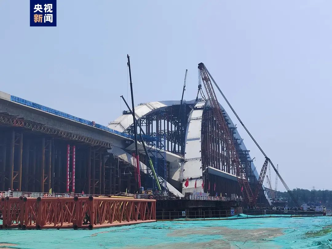 今日京雄高速京雄大桥实现合龙，标志着大桥主体完工